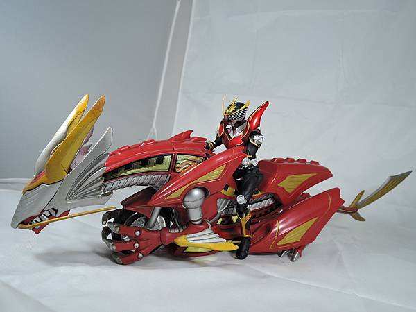 SHF 仮面ライダー龍騎サバイブ (46).JPG