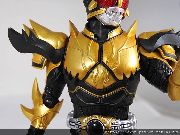 SHF 仮面ライダークウガ ライジングアルティメット (10).JPG