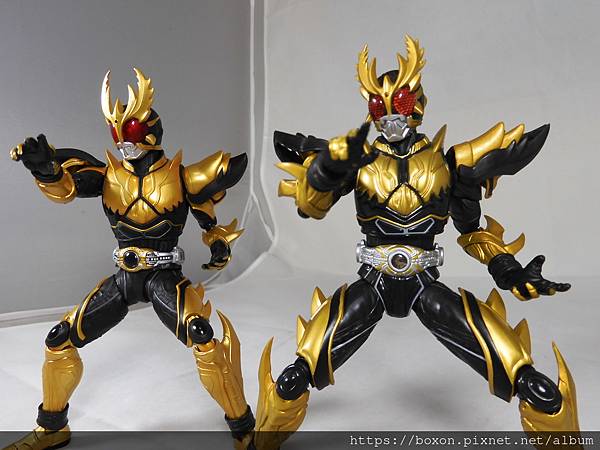 SHF 仮面ライダークウガ ライジングアルティメット (22).JPG