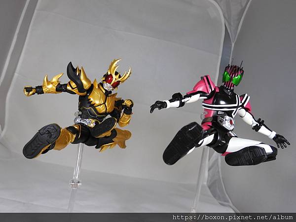 SHF 仮面ライダークウガ ライジングアルティメット (41).JPG