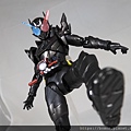 SHF 仮面ライダービルド ラビットタンクハザードフォーム (5).JPG