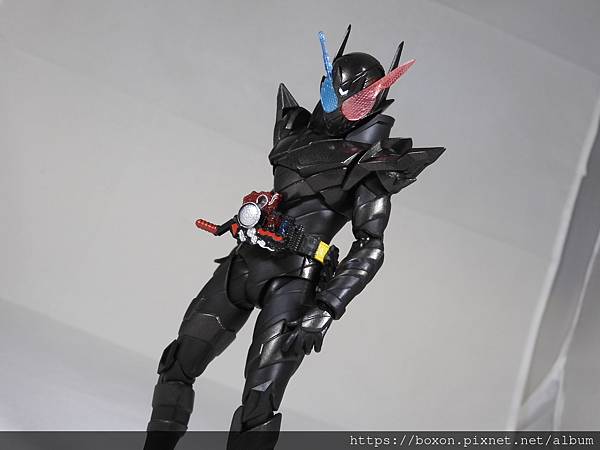 SHF 仮面ライダービルド ラビットタンクハザードフォーム (7).JPG