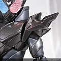 SHF 仮面ライダービルド ラビットタンクハザードフォーム (11).JPG