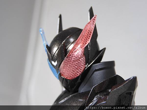 SHF 仮面ライダービルド ラビットタンクハザードフォーム (9).JPG