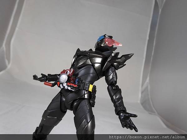 SHF 仮面ライダービルド ラビットタンクハザードフォーム (19).JPG