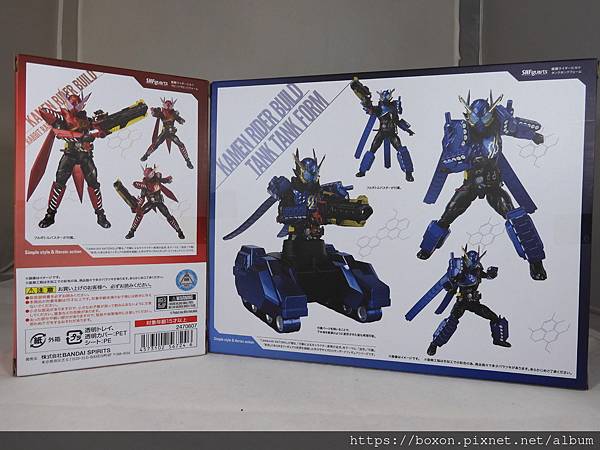 SHF 仮面ライダービルド ラビットラビット＆タンクタンク (2).JPG