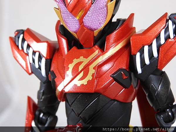 SHF 仮面ライダービルド ラビットラビット＆タンクタンク (18).JPG