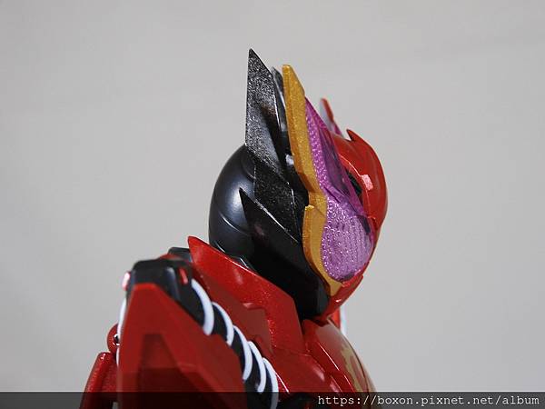 SHF 仮面ライダービルド ラビットラビット＆タンクタンク (23).JPG