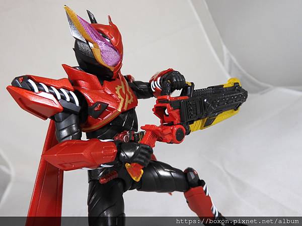 SHF 仮面ライダービルド ラビットラビット＆タンクタンク (42).JPG