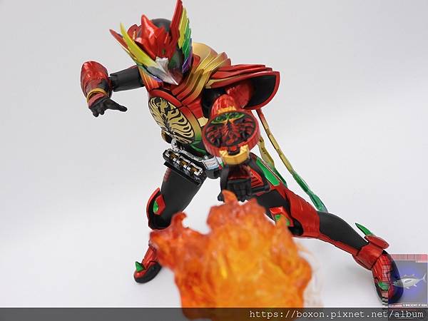 PhotoCap_SHF 仮面ライダーオーズ タジャドルコンボエタニティ (24).jpg