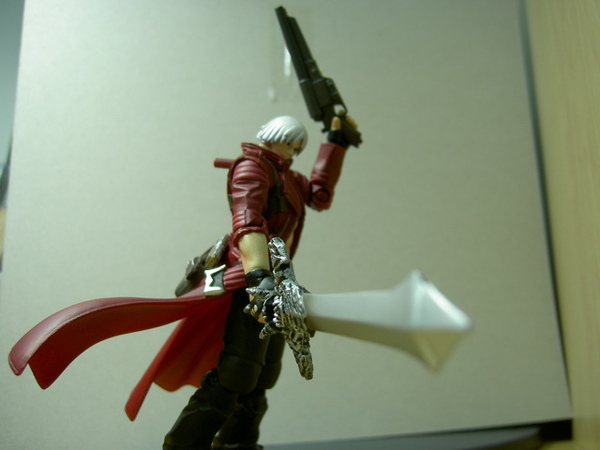 Revoltech ─ Dante