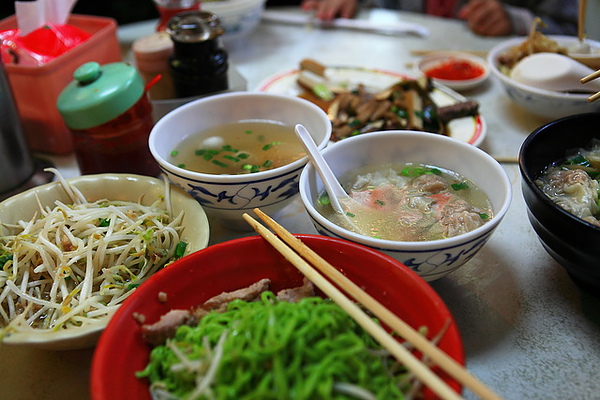 魚丸及餛飩湯