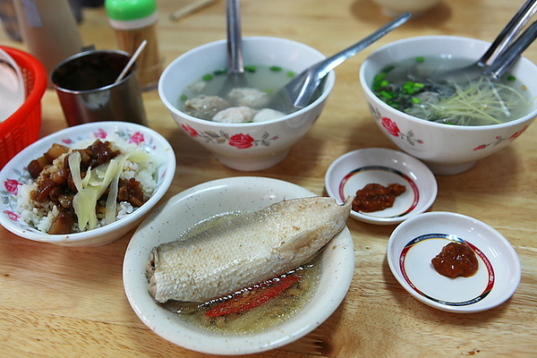 乾煎魚肚及肉燥飯