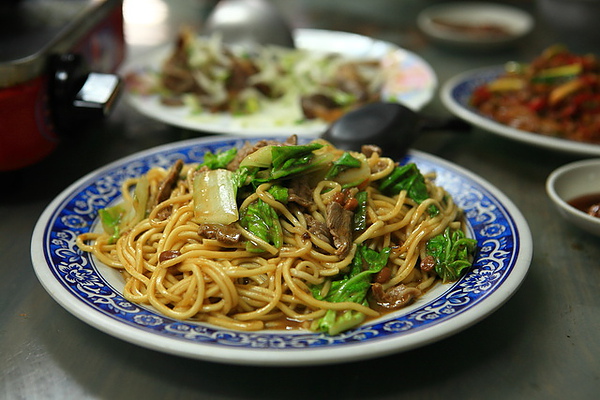 沙茶羊肉炒麵