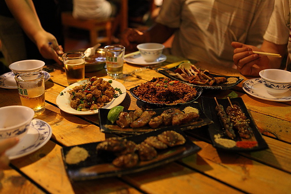 鹽酥龍珠、豆鼓鮮蚵、肉串、雞心、雞翅、香菇