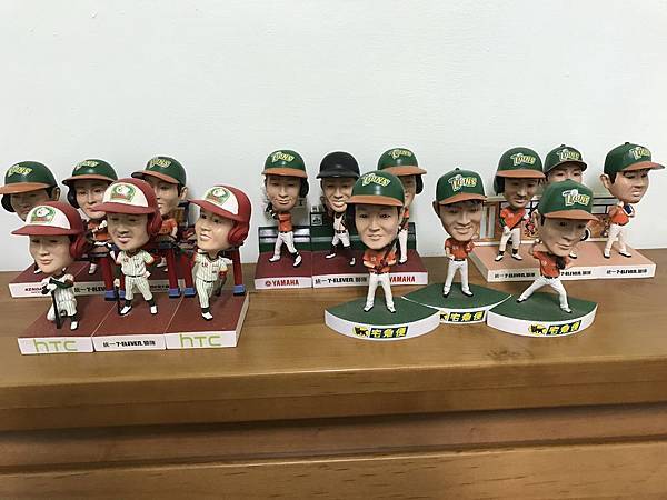 [問題] 2013張泰山 復古條紋限量公仔