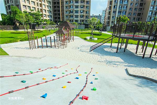 台中特色公園 大雅二和公園 台中首座 蜂巢 設計意象的12感官式遊具 來飽寶家ba 痞客邦