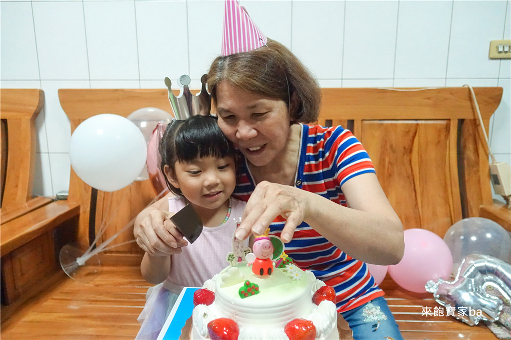佩佩豬Peppa Pig蛋糕 (1).jpg