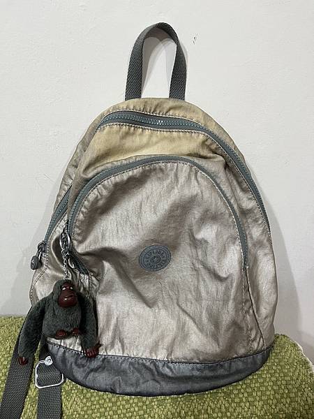 Kipling 後背包 正面