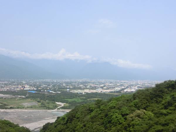 [花蓮旅遊]東台灣首座公園化示範墓園，井然有序街道，安祥的園