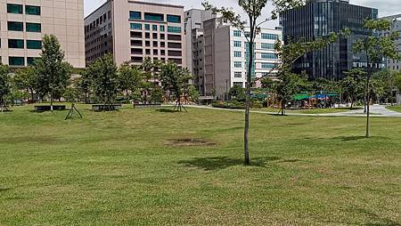 [台北旅遊]內湖科技園區無料親子景點大港乾公園，優質人氣聚集