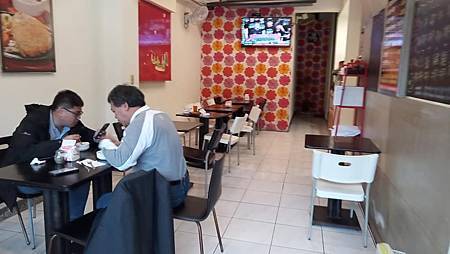 [基隆美食]七堵區小廚屋牛排,四點七顆星GOOGLE評論、百