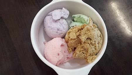 [基隆美食]七堵區小廚屋牛排,四點七顆星GOOGLE評論、百