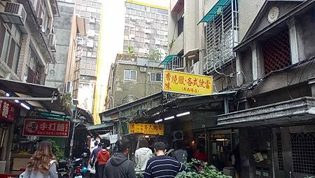 [台北美食]隱藏在西門町巷弄裡,要吃各種米飯料理、二十五年老