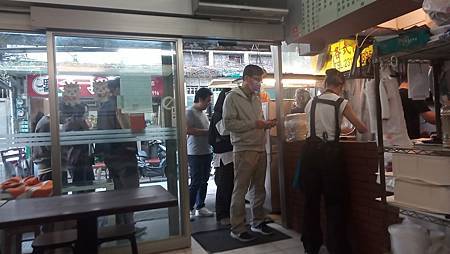 [台北美食]隱藏在西門町巷弄裡,要吃各種米飯料理、二十五年老