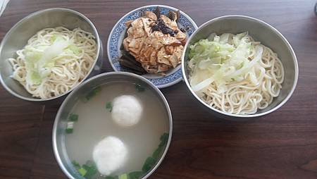 [台北美食]傳承三代、營業半世紀時間的美星麵食館,應證人世間