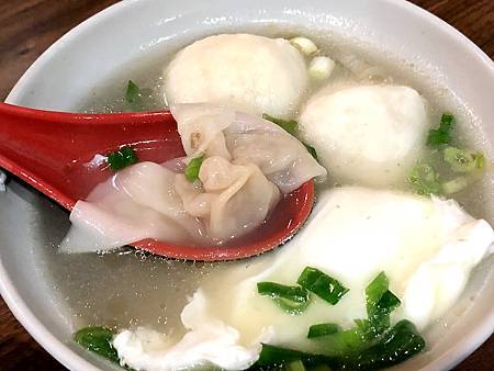 [台北美食]傳承三代、營業半世紀時間的美星麵食館,應證人世間