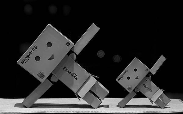 the-danbo-brothers-practicing-yoga-in-a-beam-of-silvery-moonlight-1280x800-wide-wallpapers.net.jpg