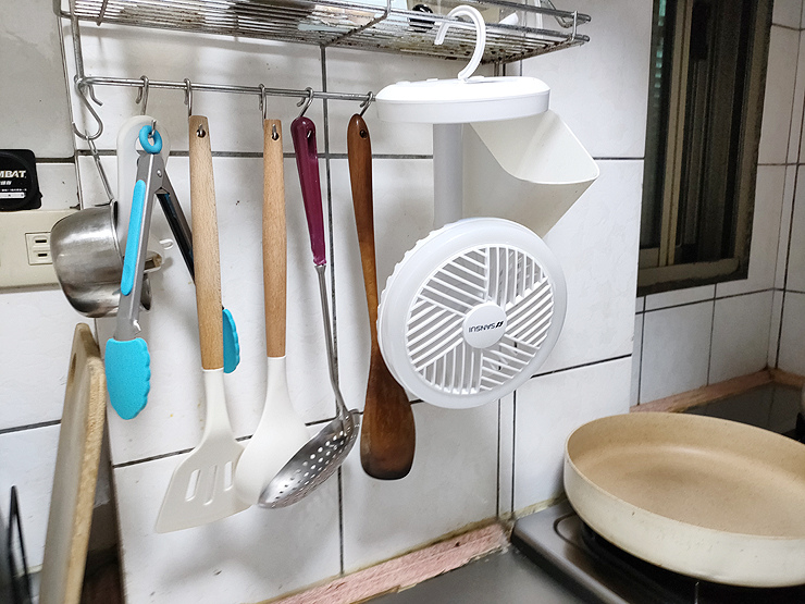 SANSUI山水 攜帶型電扇無線充電式風扇│夏日必備LED驅蚊照明的空氣循環DC風扇