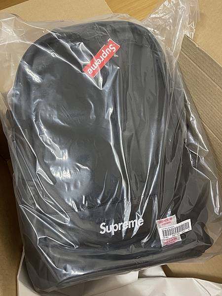 (開箱) supreme後背包，supreme官網開放台灣地