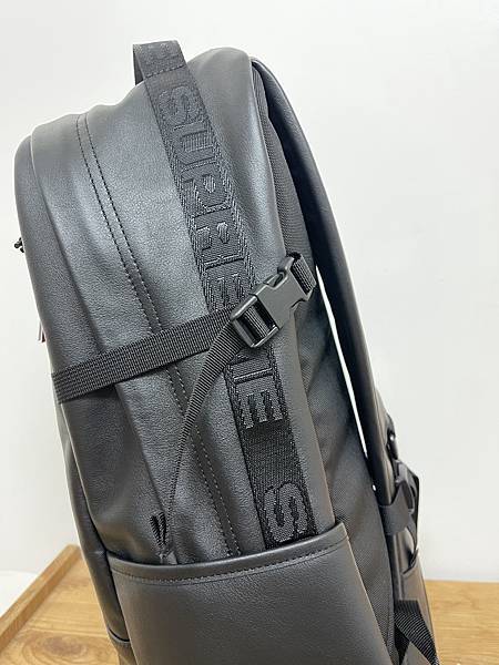 (開箱) supreme後背包，supreme官網開放台灣地