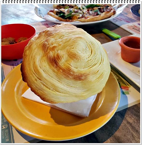 +149元的濃湯要再+40元才有酥皮,還蠻酥的。