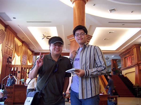 我與babu在飯店(我們住在Prince D'Angkor Hotel & Spa ，蠻不錯的飯店)