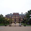 進到市區了，這是肯辛頓宮(Kensington Palace)，黛安娜王妃生前的居所