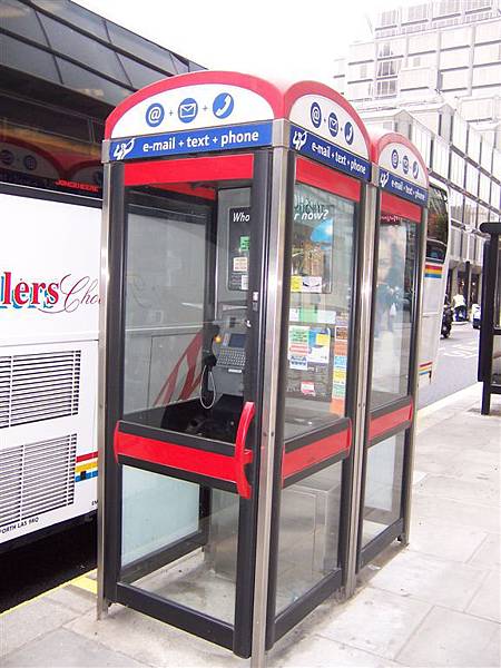 倫敦的象徵之一-電話亭