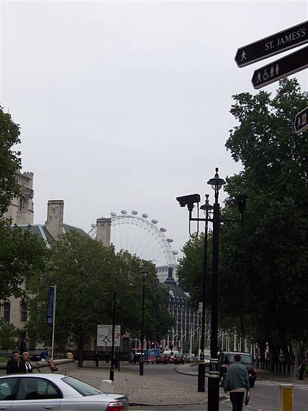 西敏寺一旁可以見到倫敦新地標-倫敦眼