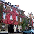 伍德斯托克鎮上著名的熊旅店(The Bear Hotel)，外牆好美