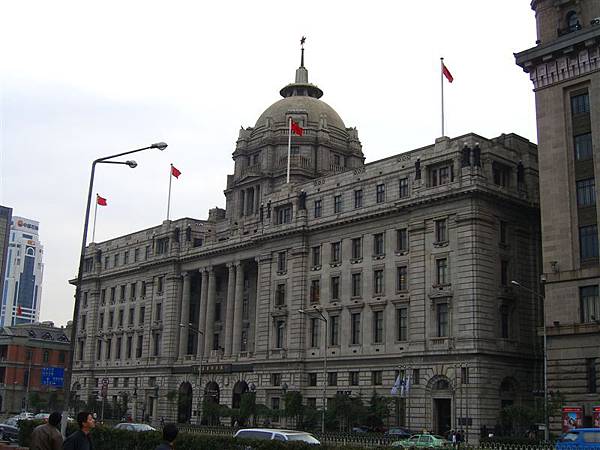 上海匯豐銀行大樓，建於1874年，被稱為外灘所有建築中最美的一棟，現在是上海浦東發展銀行