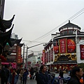 出差第4天，今天上海飄雨，下午雨停後，來到上海著名的老城隍廟商業區逛逛