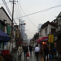 上海老街可以看見早期上海的原始風味，不過聽的士師傅說，幾年後許多老街建築都要拆掉改建大樓了