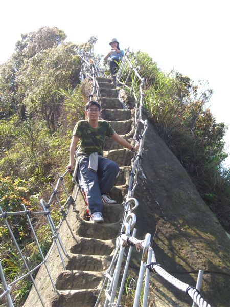 振文登普陀山(果然是剛退伍沒多久的軍人，還穿迷彩內衣咧)