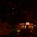 用完晚餐在前往旅館的路上，紐約下起大雷雨
