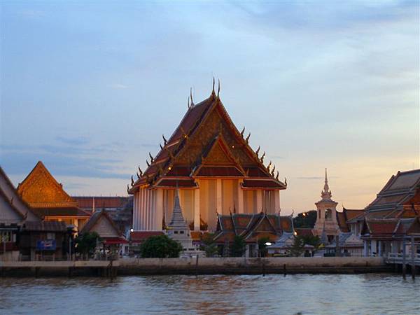 充滿泰式古典建築美的三寶公寺
