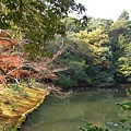 庭園上段的安民澤，為西園寺家當初的庭園
