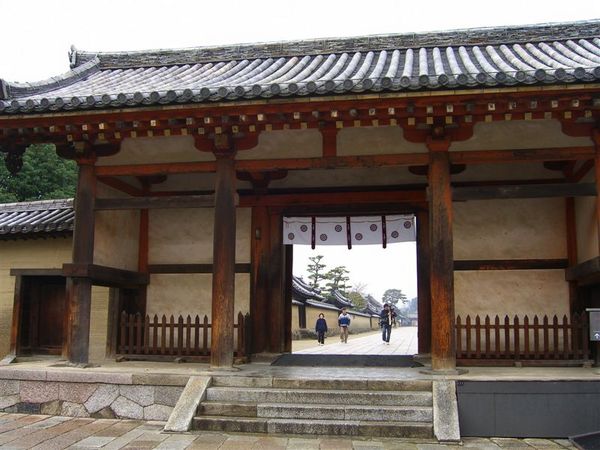 再拍非常古色古香的東大門，此門同樣也被收為日本國寶