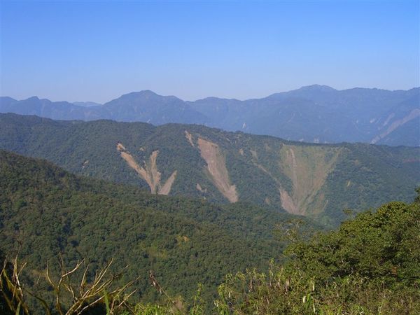 眺望遠山美景